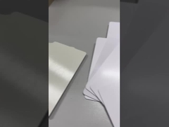 efek laminasi kartu oleh sutra dan pelat pola
