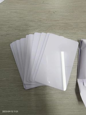 Pvc Termal Printable White Blank Card Cr80 54*85.6mm Untuk Produksi Kartu