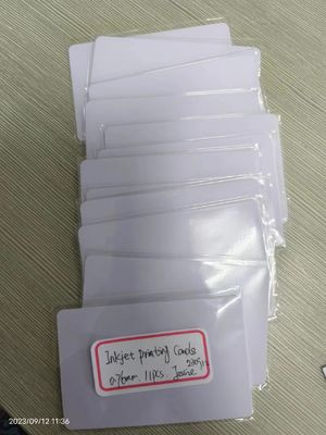 Putih Blank Inkjet Printable Pvc Card Cr 80 0.4mm 0.5mm Untuk Produksi Kartu