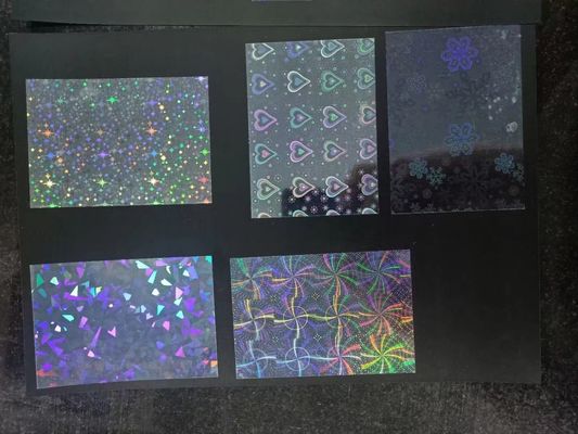 Bahan Kartu Shinning Hologram Film 0,06mm PVC Lapisan Lapisan Untuk Produksi Kartu Desain Khusus