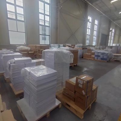 Jangkauan Ketebalan 0.12-0.76mm PVC Core Sheet Offset Printing pada Plastik untuk Seluruh Seri Produksi Printer Offset