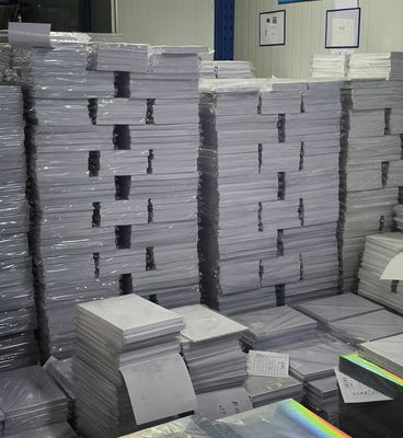 Lembar PVC yang bisa dicetak dengan inkjet putih dengan kekuatan pengelupasan yang kuat untuk gambar resolusi tinggi dan ukuran kustom
