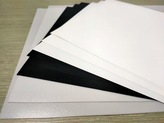 Lembar Inti Plastik PC Polikarbonat Hitam Ramah Lingkungan Reflektif Untuk Kartu