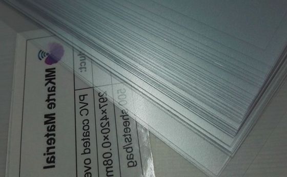 Adhesi Tinggi Bahan Plastik PVC Ukuran Khusus Untuk Produksi Kartu PVC