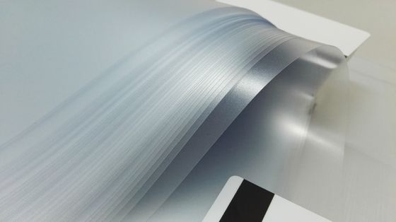 Bahan Kartu Pvc Penuaan Unggul Film Overlay Dilapisi Plastik Untuk Produksi Kartu Cerdas