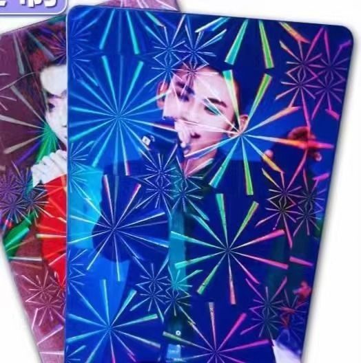 Bahan Kartu Shinning Hologram Film 0,06mm PVC Lapisan Lapisan Untuk Produksi Kartu Desain Khusus