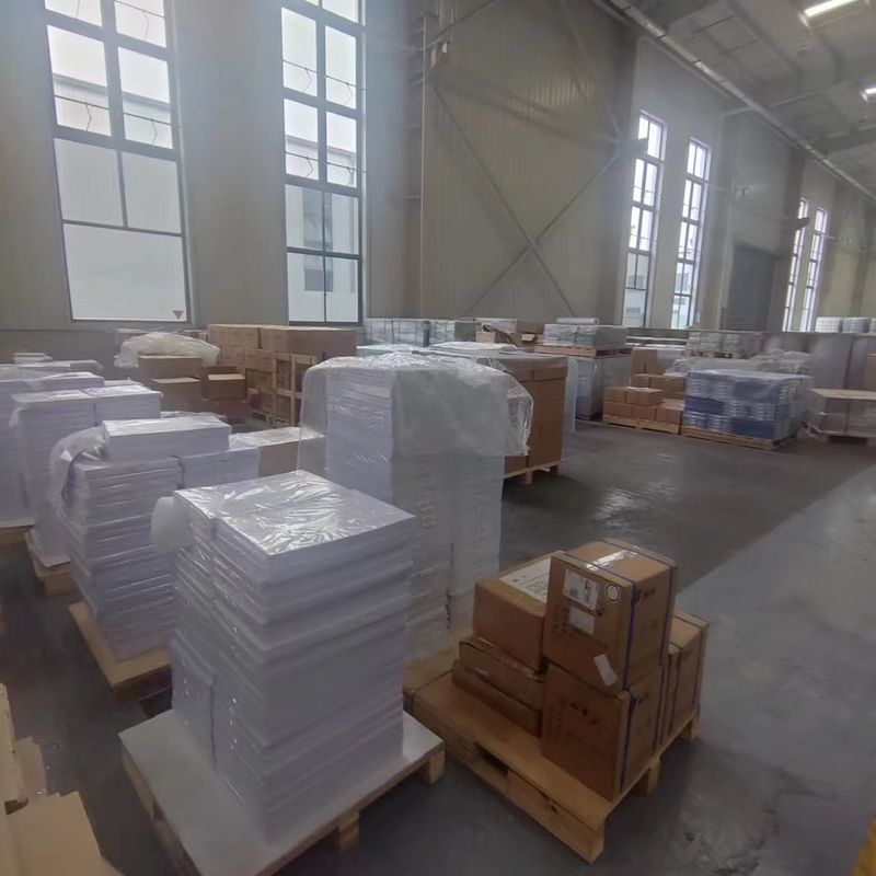 Jangkauan Ketebalan 0.12-0.76mm PVC Core Sheet Offset Printing pada Plastik untuk Seluruh Seri Produksi Printer Offset