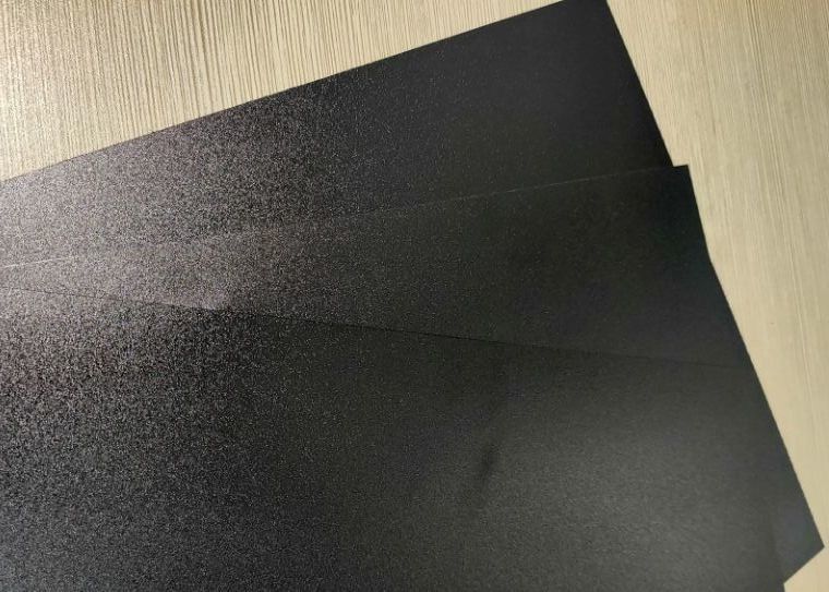 Lembar Inti Plastik PC Polikarbonat Hitam Ramah Lingkungan Reflektif Untuk Kartu