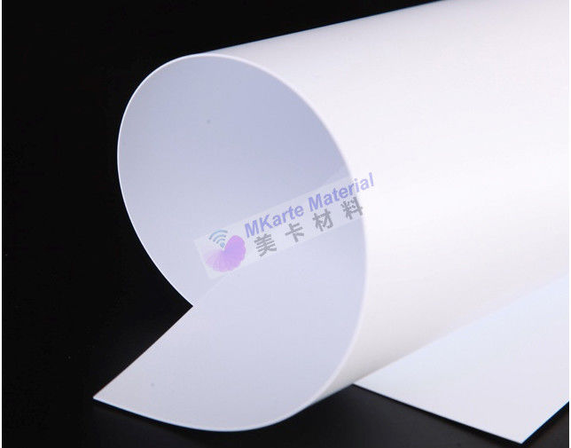 0.12mm Disesuaikan Cetak Offset Lembar Inti Pvc Dengan Adhesi Tinta